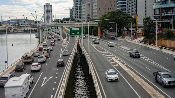 Brisbane Times generic views of city from Victoria Bridge