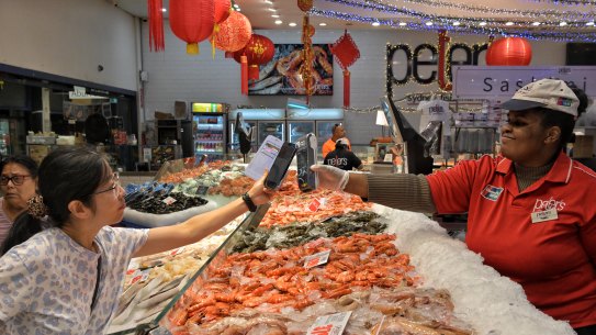 Sydney Fish Market is aiming to open at its new premises in time for Christmas.