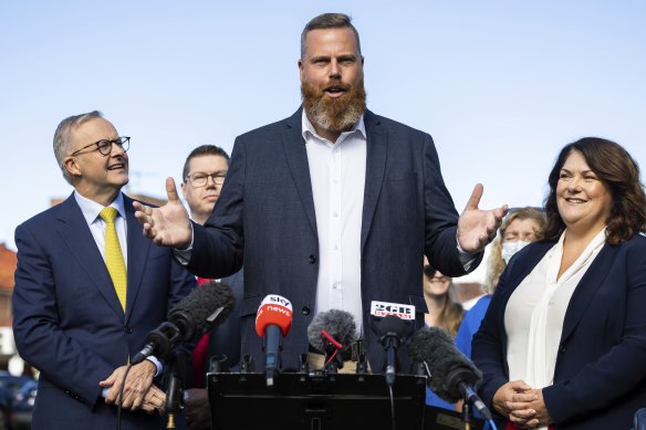 Dan Repacholi addresses the media during the 2022 election campaign.