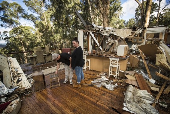 Lee and Nat Guest have vowed to rebuild their home.