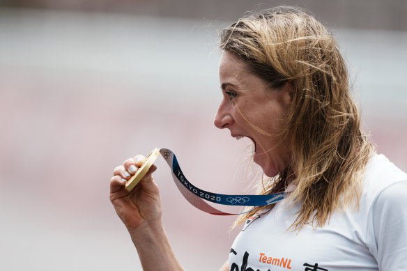 Annemiek van Vleuten enjoys claiming gold in the women’s individual time trial.