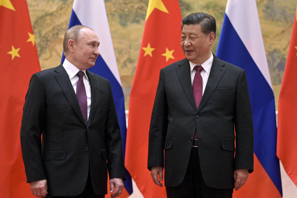 Vladimir Putin and Xi Jinping met at closer range in Beijing just before the start at the opening ceremony for the Winter Olympics. 