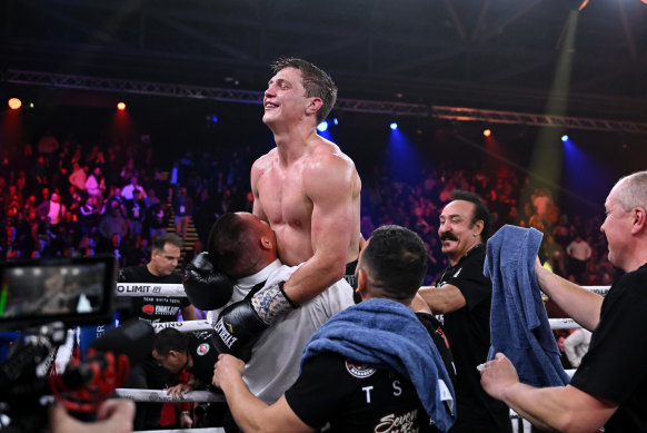 Nikita Tszyu emerged victorious.