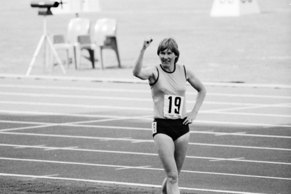 Raelene Boyle celebrates victory in the 400m at the 1982 Commonwealth Games.