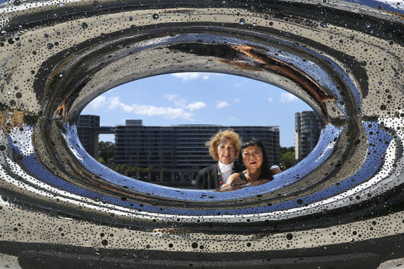 Among the stars: MCA director Elizabeth Ann Macgregor (left) and artist Lindy Lee.