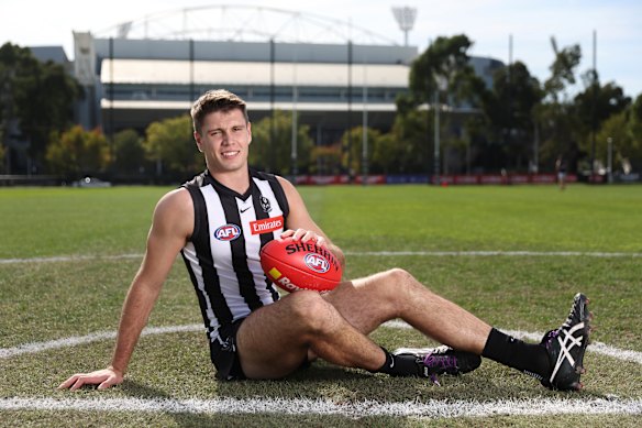 Oscar Steene is at home in the centre circle 