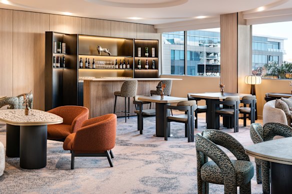 The Pacific Club Lounge has been given a contemporary refresh with design taking cues from the dramatic landscapes of Western Australia.