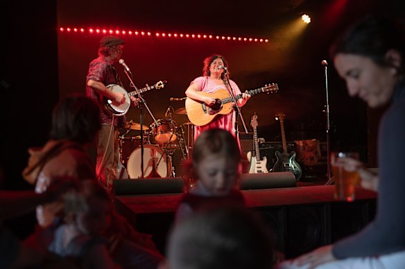 Alternative country singer Lou Bradley performs.
