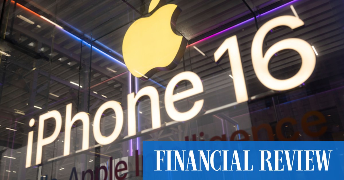 Trump exempts smartphones from China tariffs in climbdown