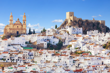 Olvera is considered the gateway of white towns in Cadiz.