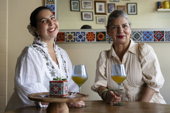Mami’s owner Erendira Mercado with her mother, Lidia.