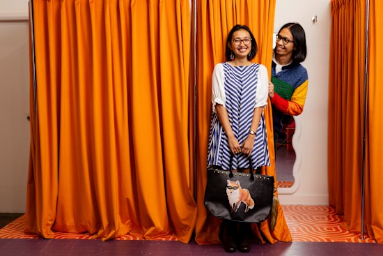 Alifa Putri (left) admired Adi Nagara in 2015 while watching him cut mangoes in Jakarta.