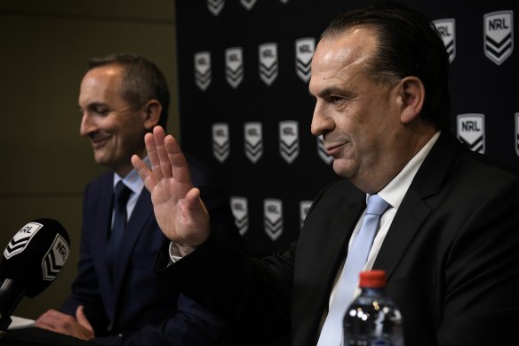 Le Joker et le président : Andrew Abdo, PDG de NRL, et le président de l'ARLC Peter Flandis lors de l'annonce que Sydney accueillera la grande finale.