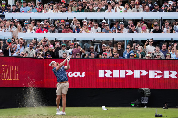 O torneio Liv Golf é enorme para os espectadores, mas inclui apenas quatro golfistas australianos. 