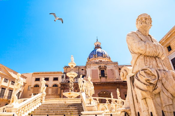 Fontana Pretoria on Piazza Pretoria, Palermo.