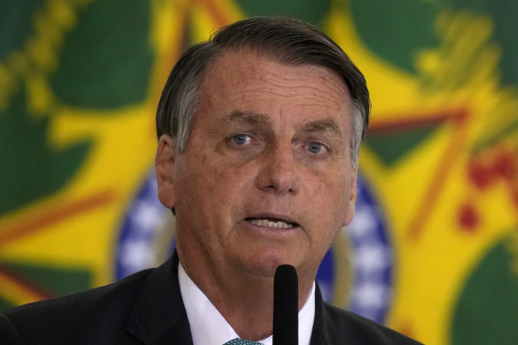 Celebrated the decision to pave the forest road: Brazilian President Jair Bolsonaro.