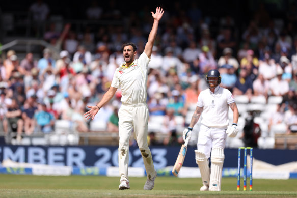 Mitch Starc is dragging Australia back into this match.