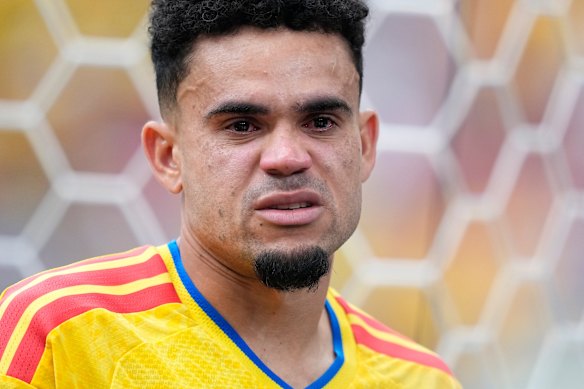 Luis Díaz of Colombia reacts after losing to Switzerland.
