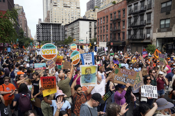 The March to End Fossil Fuels in New York was part of a mass global escalation to end fossil fuels. Events brought together more than 600,000 people around the world on Sunday.