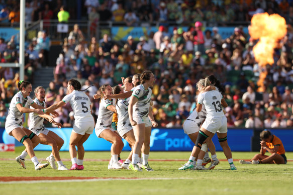 Ireland celebrate beating Australia in the final of the Perth Sevens. 