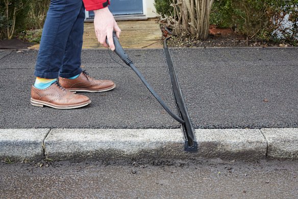 Kerbo Charge in Britain has a system to create a charging gully across the footpath with a PVC self-closing lid.