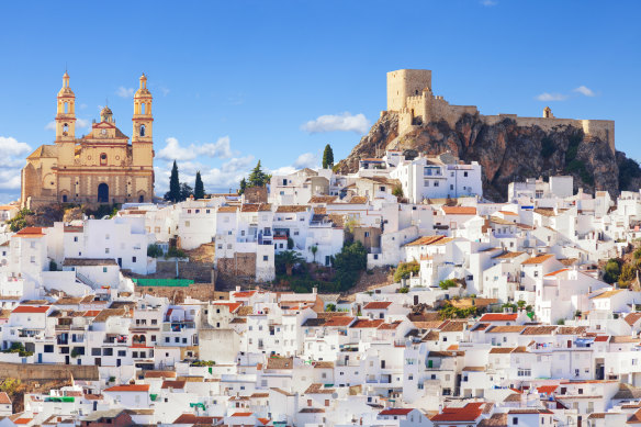 Olvera is considered the gateway of white towns in Cadiz.