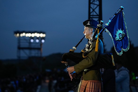 An Australian soldier plays the pipes at the Gallipoli dawn service in 2024.