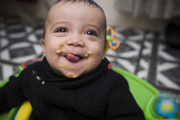 Baby food pouches sold in Australia are overwhelmingly high in sugar and low in nutritional value, prompting researchers to call for a crackdown on misleading product labels.