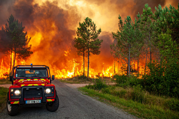 Fires burn out of control near Landiras, south of Bordeaux.