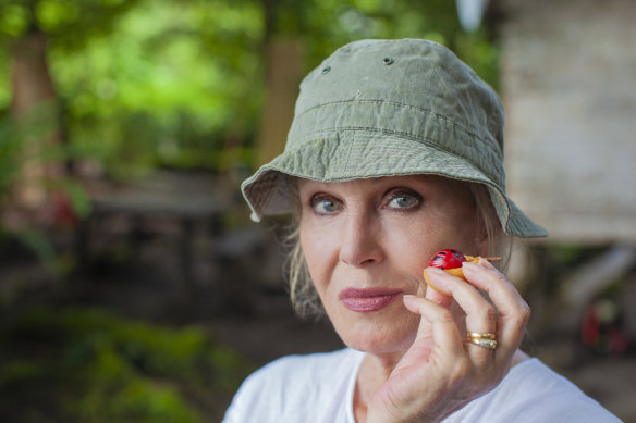 Joanna Lumley visited nutmeg growers during her Spice Trail Adventure.