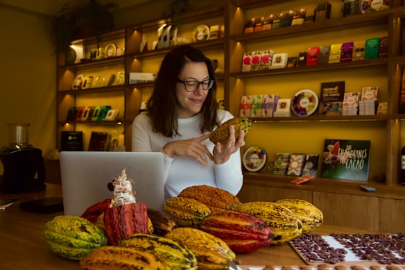 From tree to bar: fresh cacao pods.