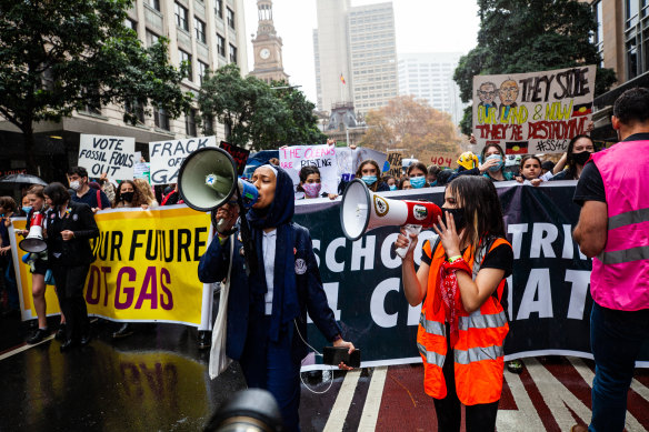 Thousands of students gather in Sydney’s CBD for the first major climate strike since the beginning of the coronavirus pandemic. 