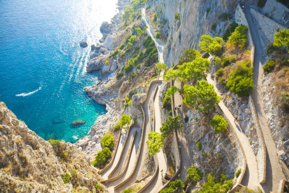 Silversea offers delectable excursion choices, such as the island of Capri.