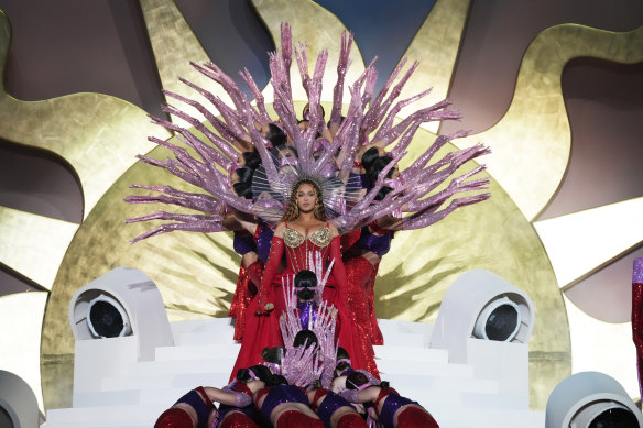 Beyonce performs at the opening of the hotel.