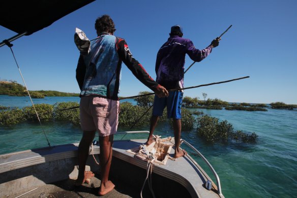 Traditional hunting outside Ardyaloon community on Bardi country.