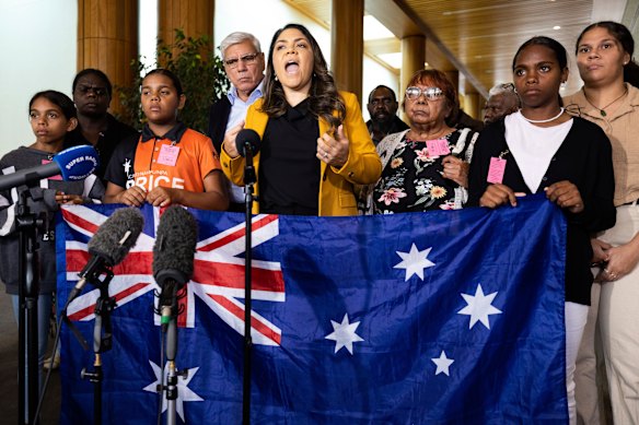 Senator Price campaigning against the Voice to parliament.