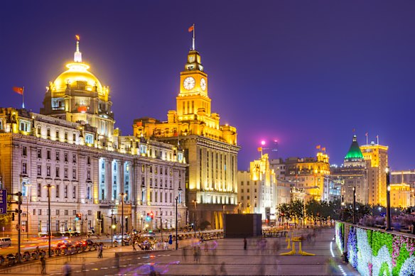 Shanghai’s historic waterfront Bund nowadays competes for interest with the neon-lit skyline of Pudong on the opposite bank of the Huangpu River.