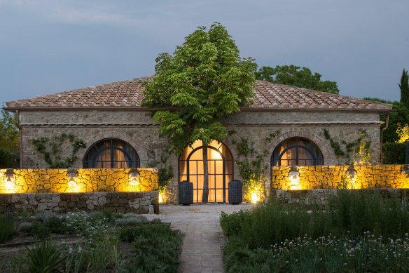 In Borgo’s romantic spa, massages take place by candlelight.