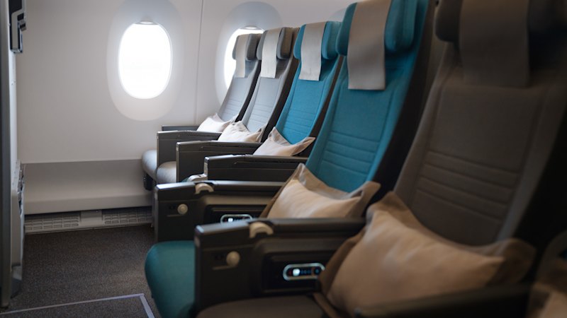 Potnik se je pritožil nad utesnjenimi sedeži na letalu družbe Singapore Airlines