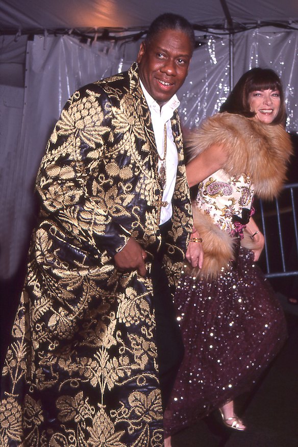 Anna Wintour at the Met Gala (1999) with long-time friend, former Vogue editor-at-large Andre Leon Talley.