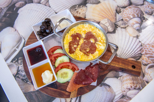 Sucuk eggs.