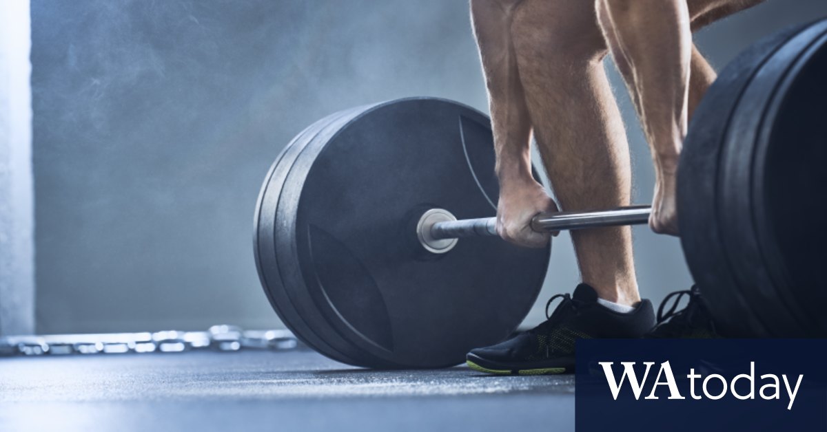 Lowering weights makes you stronger than lifting weights, new research finds - Vimarsana News