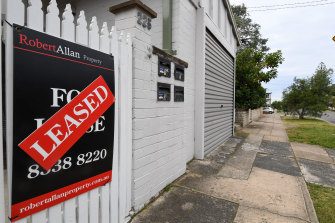 Almost one in three Victorian renters lost all or some of their bond last year.