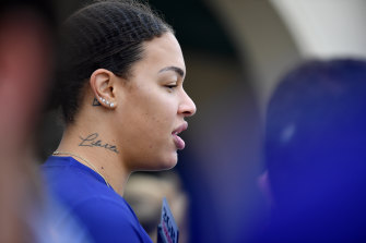 Wnba Liz Cambage Set To Earn More Than Us500 000 A Season