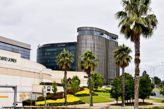 Additional outlets at Melbourne’s Chadstone shopping centre have been listed as exposure sites. 