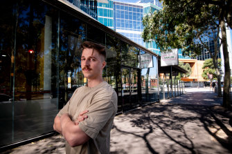 Connor Cunliffe, właściciel Barlog Espresso w Docklands, na początku tego roku.