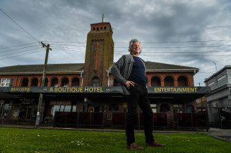 Les Cameron will welcome artists-in-residence to the Commercial Hotel in Terang.