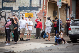 The COVID-19 testing site on Alfred Street in North Melbourne drew a crowd on Sunday.