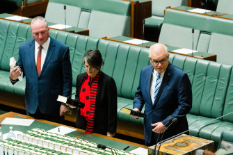 Former Coalition leaders Barnaby Joyce and Scott Morrison, along with Labor MP Maria Vamvakinou, take the oath in the lower house.
