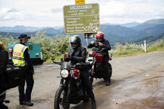 Coronavirus Australia Queensland And Nsw Border Crossing Can Take An Hour